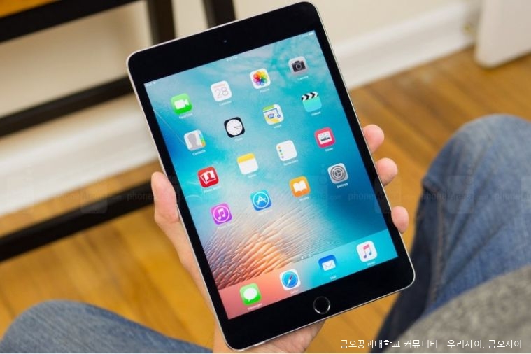 iPad-Mini-5-AirPower-charging-pad-and-new-AirPods-to-arrive-by-early-2019-Kuo.jpg